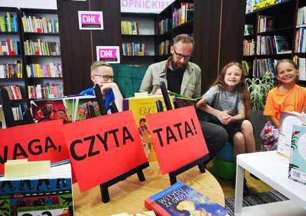 UWAGA, czyta Tata