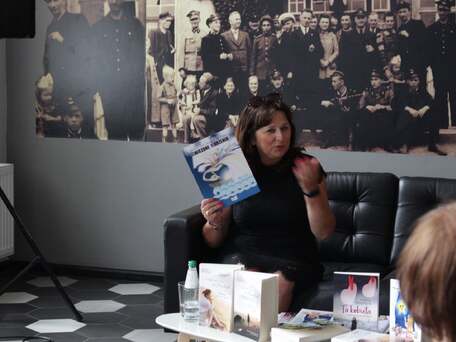 Anna Grabowska. Spotkanie z E. Stępień w Poczekalni Kultury w Darłowie