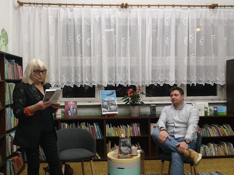 Piotr Chabiera. Adrian Ksycki w bibliotece